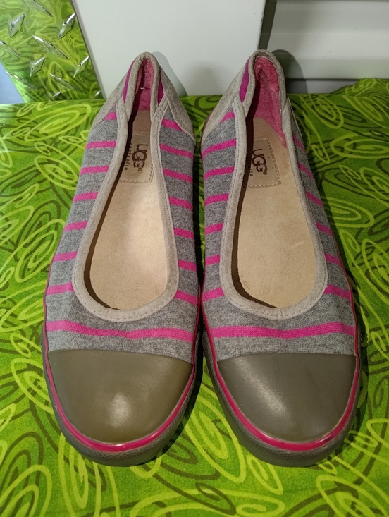 UGG Shoes - UGG Australia Women's 1796 Neema Gray Pink Striped Flats US 6